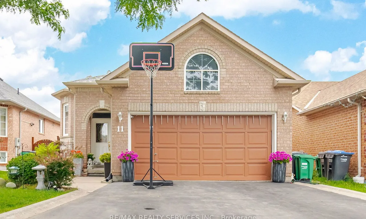 11 Arjay Tr, Brampton, ON L6X 4L9