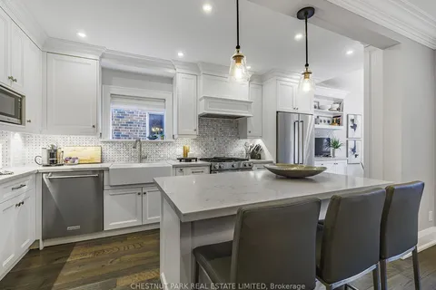 29 Lessard Ave, Toronto, ON M6S 1X6