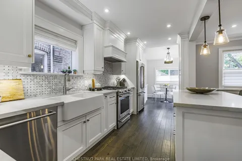 29 Lessard Ave, Toronto, ON M6S 1X6