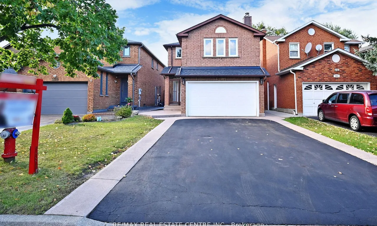 3385 Hargrove Rd, Mississauga, ON L5L 4C9