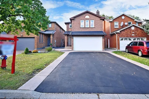 3385 Hargrove Rd, Mississauga, ON L5L 4C9