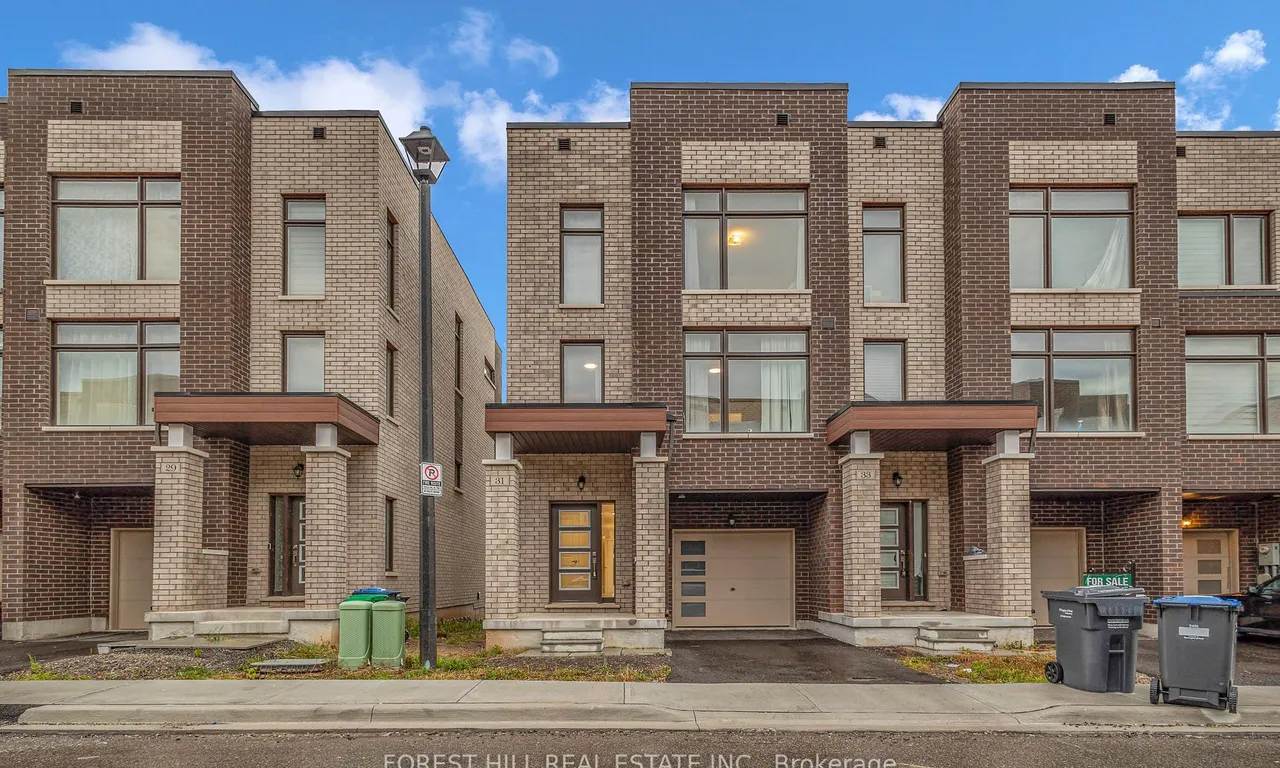 31 Queenpost Dr, Brampton, ON L6Y 6L2