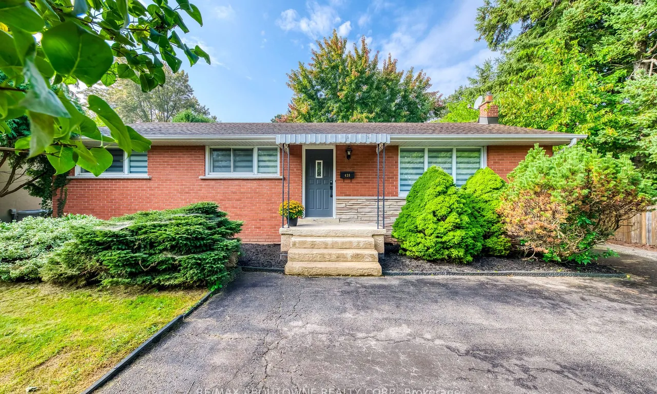 428 Henderson Rd, Burlington, ON L7L 2P8