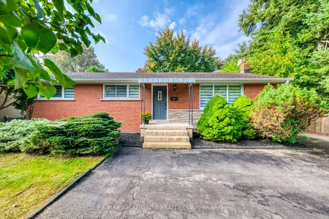 428 Henderson Rd, Burlington, ON L7L 2P8