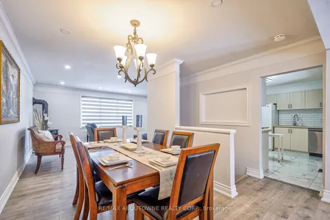 428 Henderson Rd, Burlington, ON L7L 2P8