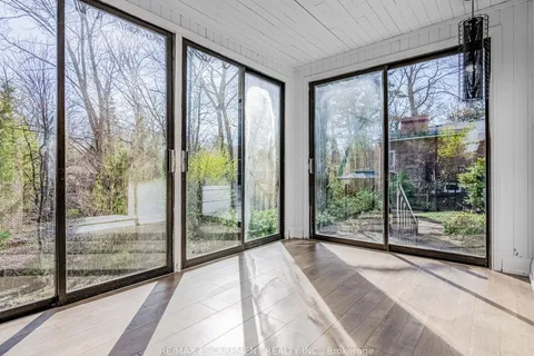 804 Shadeland Ave, Burlington, ON L7T 2M1