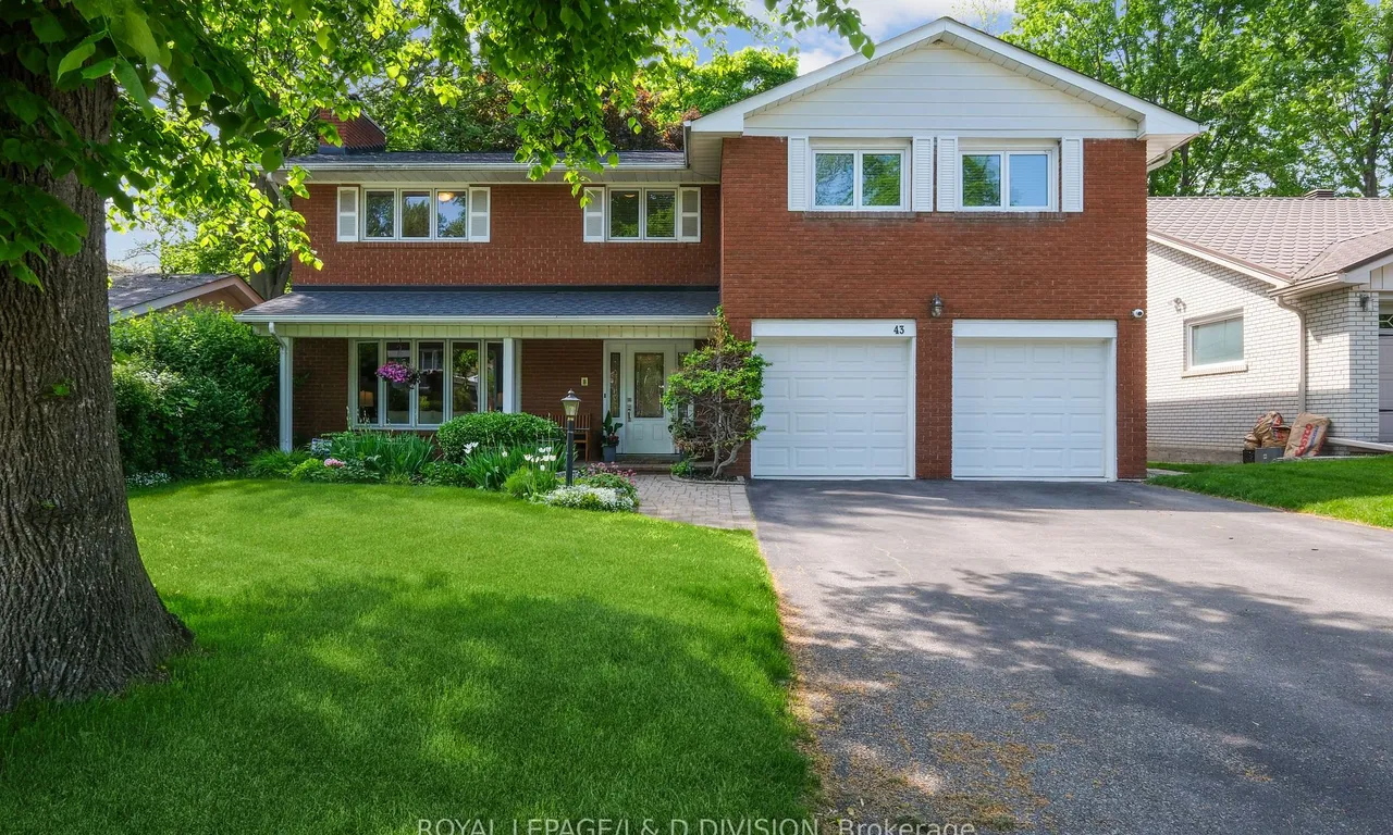43 Clearside Pl, Toronto, ON M9C 2G7