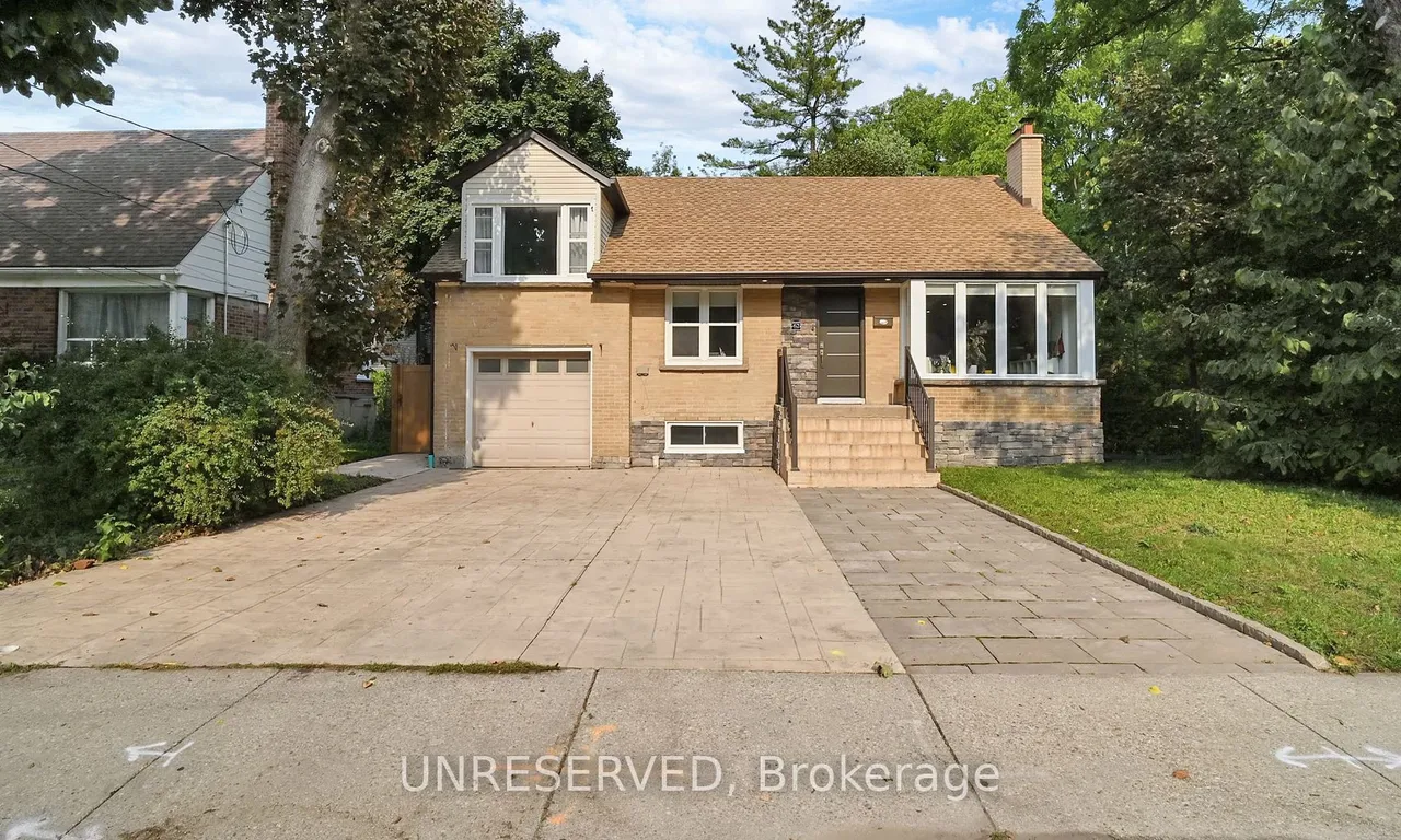 62 Mary St, Brampton, ON L6W 2R3