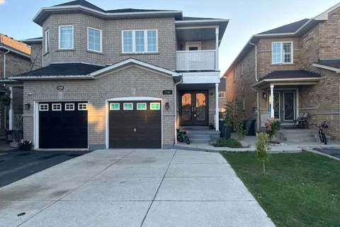 7258 Gagliano Dr, Mississauga, ON L5W 1X3
