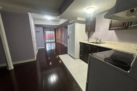 7258 Gagliano Dr, Mississauga, ON L5W 1X3