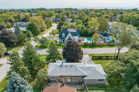 1311 Secord Ave, Oakville, ON L6L 2K7