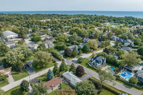 1311 Secord Ave, Oakville, ON L6L 2K7