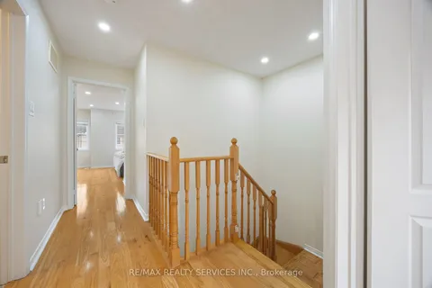 719 Horning St, Mississauga, ON L5R 0B5