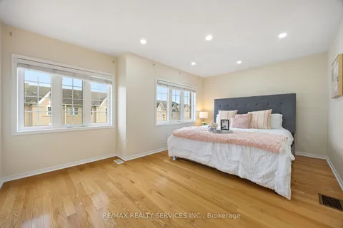 719 Horning St, Mississauga, ON L5R 0B5