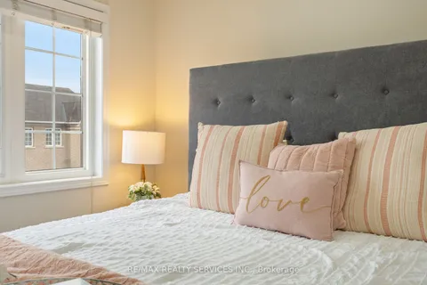 719 Horning St, Mississauga, ON L5R 0B5