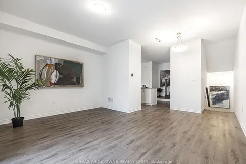1317 Leriche Way, Milton, ON L9T 6H8