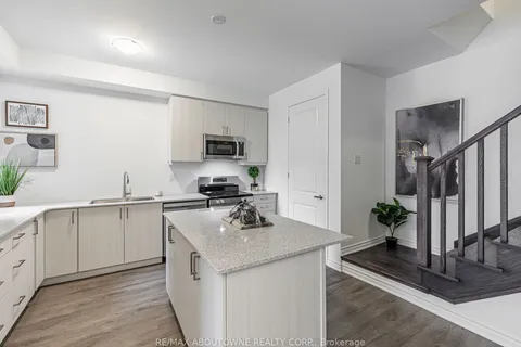 1317 Leriche Way, Milton, ON L9T 6H8