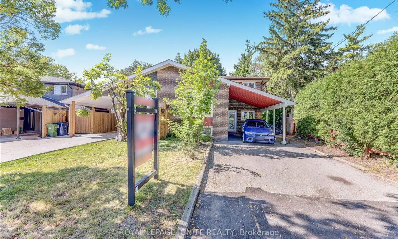 43 Faulkner Cres, Toronto, ON M9M 2B9