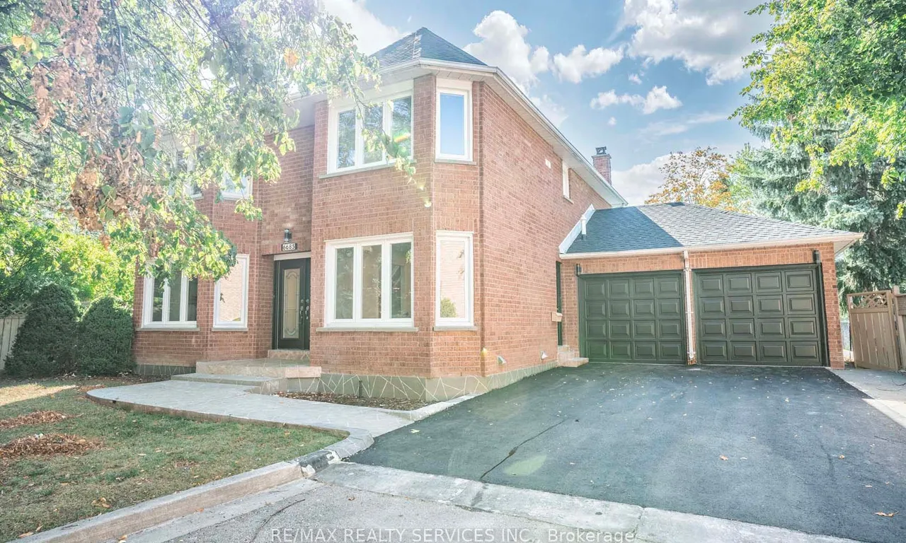 6685 Mockingbird Lane, Mississauga, ON L5N 5K1