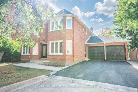 6685 Mockingbird Lane, Mississauga, ON L5N 5K1