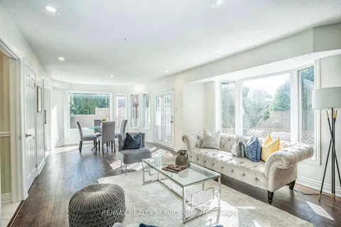 6685 Mockingbird Lane, Mississauga, ON L5N 5K1