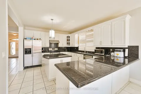 20 Crocker Dr, Brampton, ON L6P 1M7