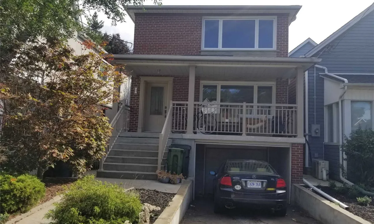 1 St. Marks Rd, Toronto, ON M6S 2H5