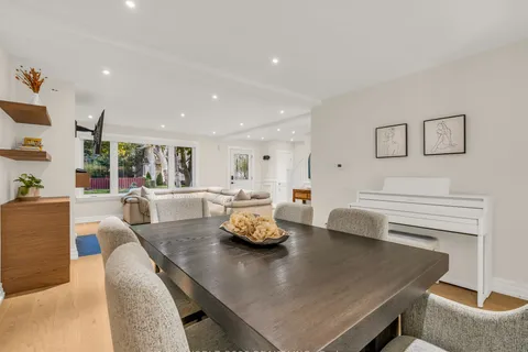 32 Edwalter Ave, Toronto, ON M8Y 1Z3