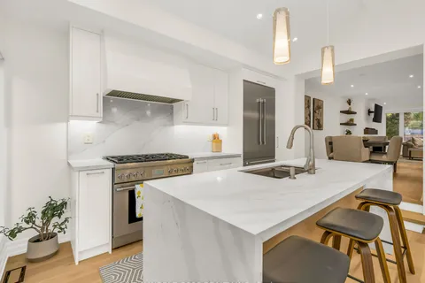 32 Edwalter Ave, Toronto, ON M8Y 1Z3