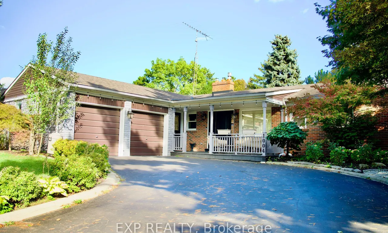 1004 Caldwell Ave, Mississauga, ON L5H 1Z3