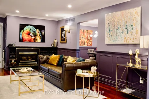 1004 Caldwell Ave, Mississauga, ON L5H 1Z3