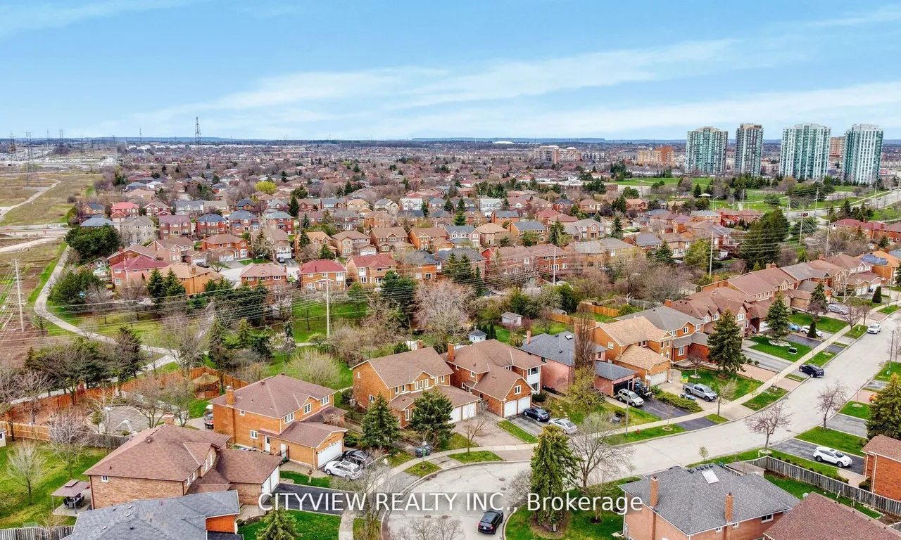 4448 Idlewilde Cres, Mississauga, ON L5M 4E3