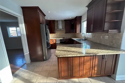 4448 Idlewilde Cres, Mississauga, ON L5M 4E3