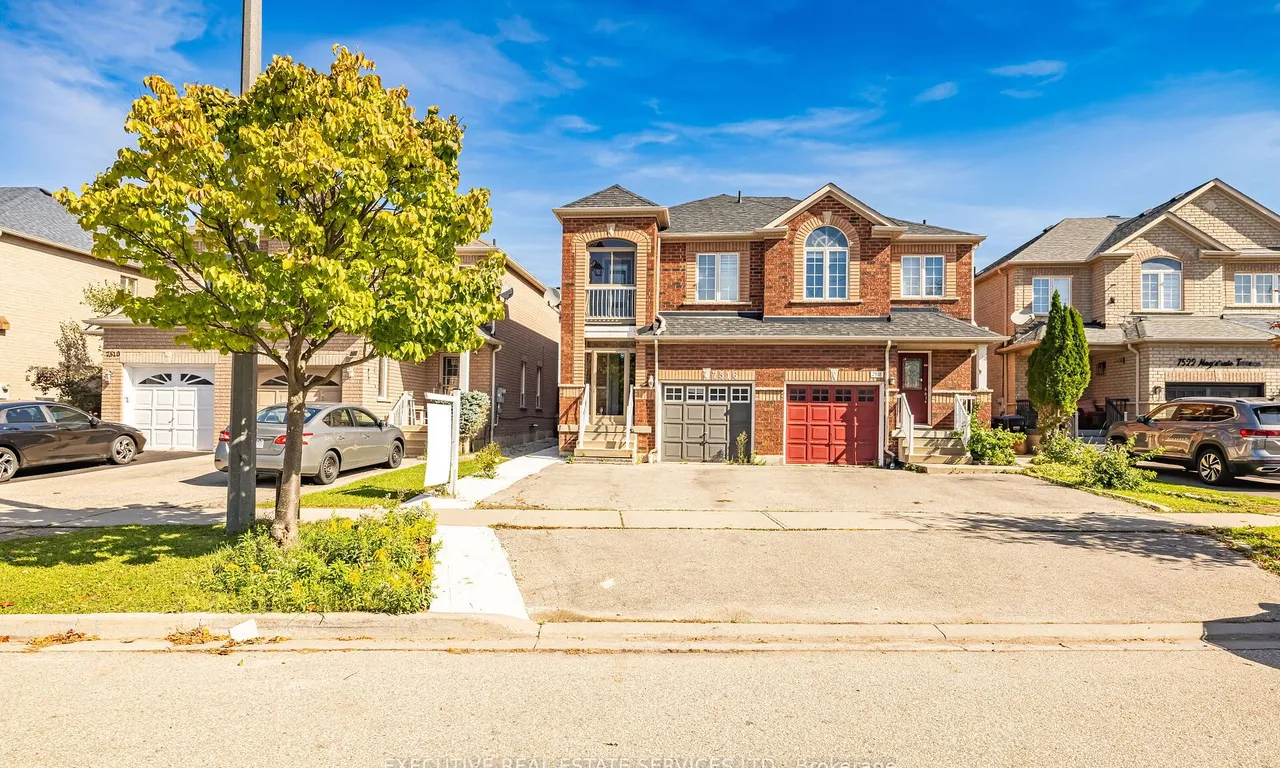 7516 Magistrate Terr, Mississauga, ON L5W 1L3