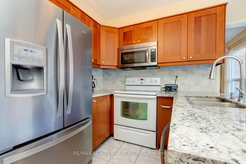 31 Wexford Rd, Brampton, ON L6Z 2W1