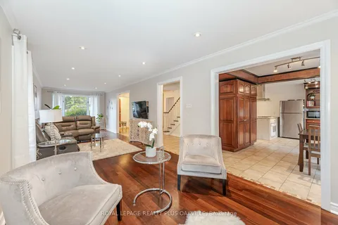 2128 Wincanton Cres, Mississauga, ON L5M 3E1