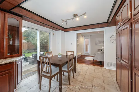 2128 Wincanton Cres, Mississauga, ON L5M 3E1