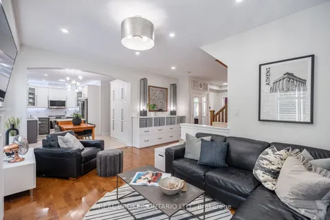 3246 Sharp Rd, Burlington, ON L7M 0J4