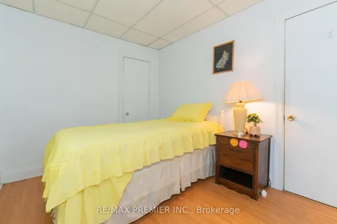 223 John St, Toronto, ON M9N 1K1