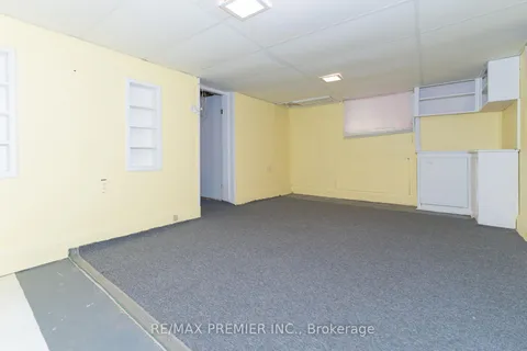 223 John St, Toronto, ON M9N 1K1