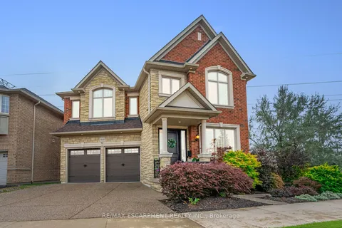 4610 Cornerstone Dr, Burlington, ON L7M 0C9