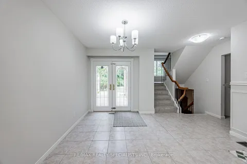 30 Winterfold Dr, Brampton, ON L6V 3T2