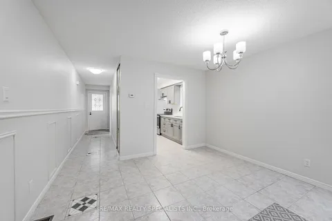 30 Winterfold Dr, Brampton, ON L6V 3T2