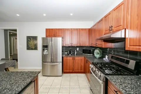 51 Aldersgate Dr, Brampton, ON L7A 4A6