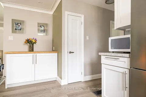 567 Kingswood Pl, Burlington, ON L7T 2W5