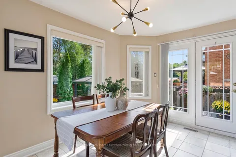 1266 Dexter Cres, Mississauga, ON L5G 4R7