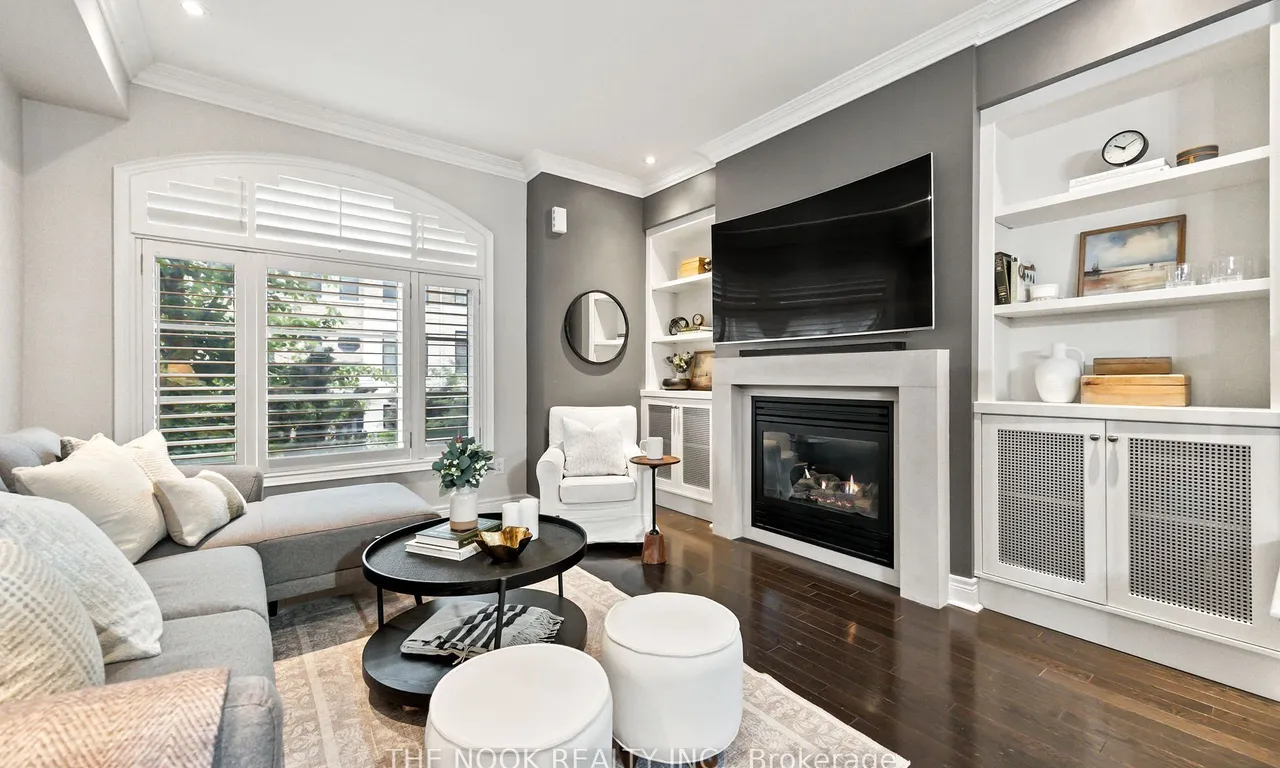 1812 Burnhamthorpe Rd, Mississauga, ON L4X 0A3