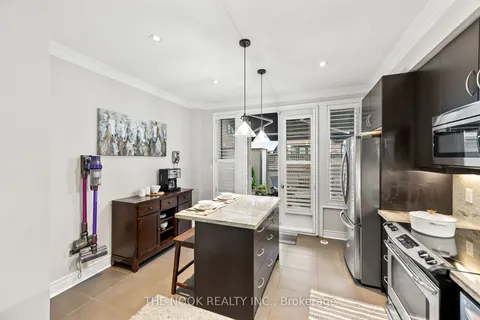 1812 Burnhamthorpe Rd, Mississauga, ON L4X 0A3