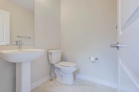 26 Folcroft St, Brampton, ON L6Y 0B6