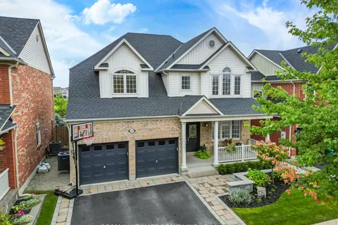 830 Cousens Terr, Milton, ON L9T 0G1